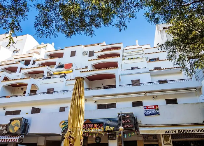 Top Renoviertes Apartment Mit Grosser Terrasse
